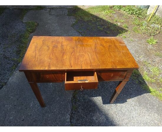 Table/Desk