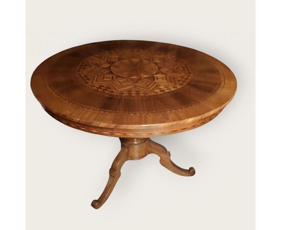 Elegante tavolo rolino intarsiato prima metà XIX secolo
