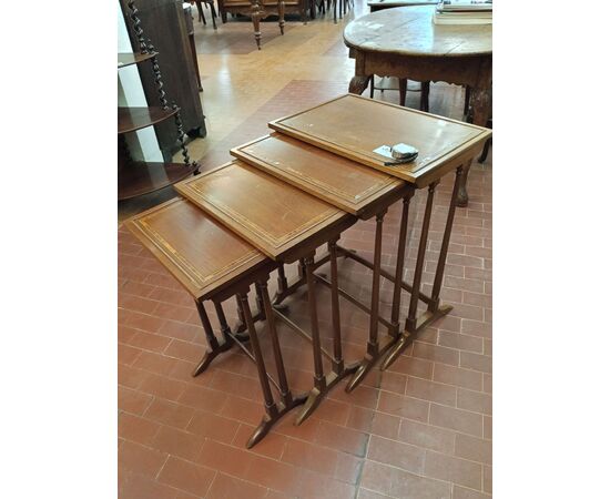 Set di 4 tavolini da salotto