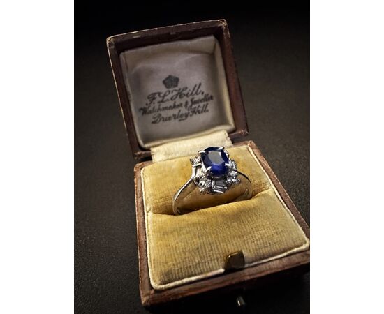 Ring with Sapphire and Diamonds