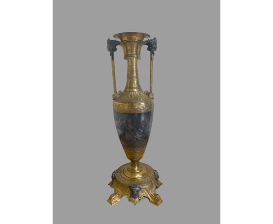 Pair of bronze vases Signed Henry-Cahieux