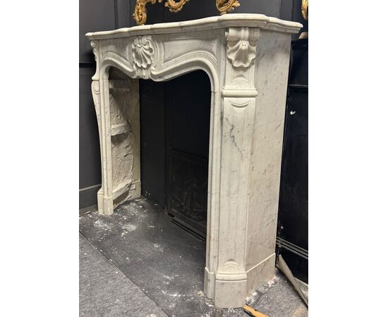 CHM895 - Fireplace in white Carrara marble, 19th century, dimensions cm W 124 x H 110 x D 35