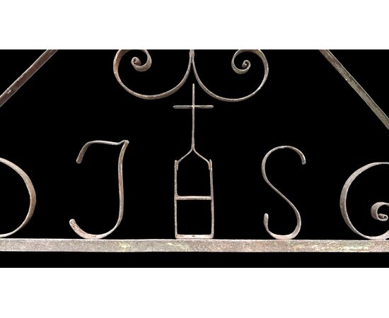 Insegna in ferro battuto con simbolo religioso IHS.
