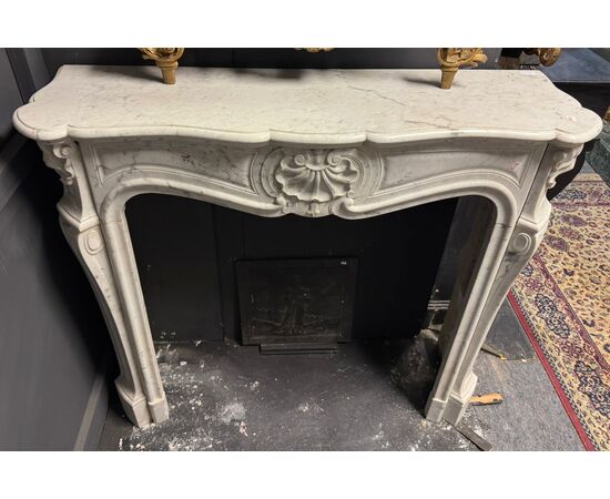 CHM895 - Fireplace in white Carrara marble, 19th century, dimensions cm W 124 x H 110 x D 35