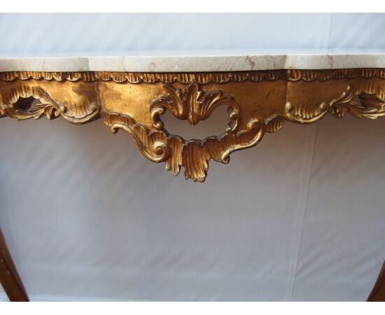 LOUIS XV STYLE GILDED WOOD CONSOLE EARLY 20TH CENTURY