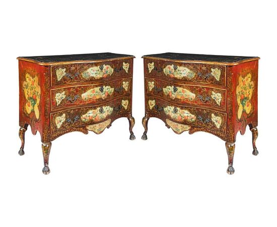 Pair of important carved, lacquered and painted wooden chests of drawers. Palermo, 18th century.