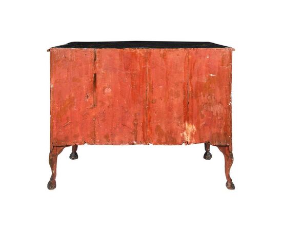 Pair of important carved, lacquered and painted wooden chests of drawers. Palermo, 18th century.