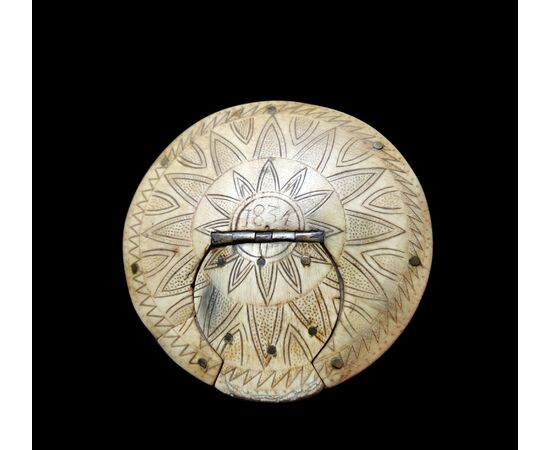 Turned wood and horn snuffbox dated 1834