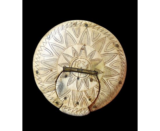 Turned wood and horn snuffbox dated 1834