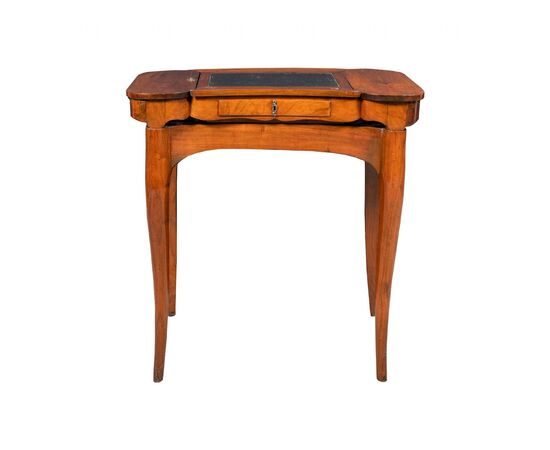 Demountable small table with tray top and lectern. Italy, late 18th century.