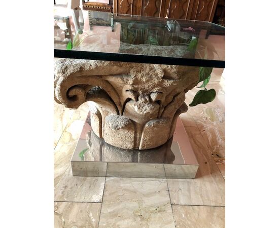 Romanesque capital