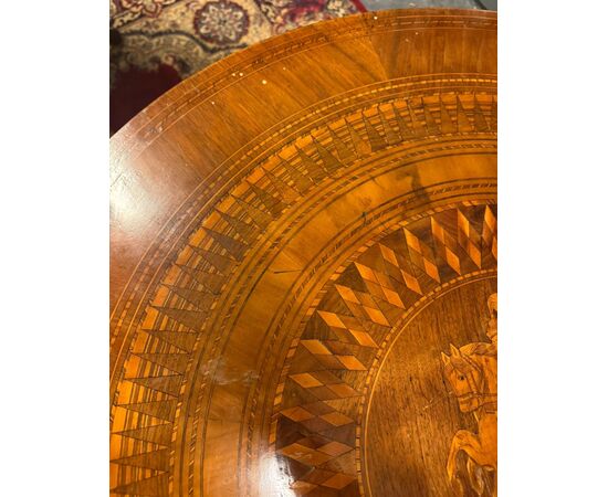 TAV325 - Sorrento inlaid table with Saint George, 19th century, dimensions diameter 80 cm x H 79