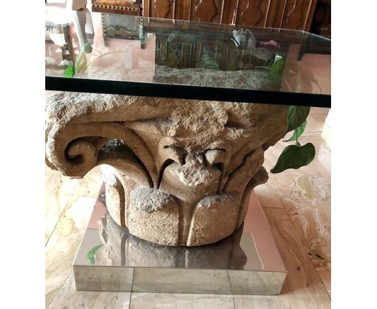 Romanesque capital