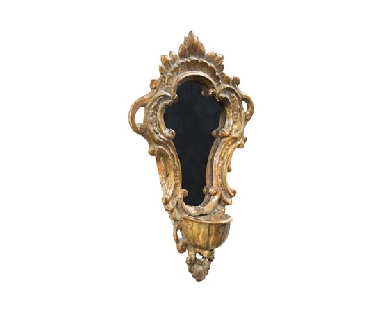 Gilded wooden stoup. Italy, 18th century.