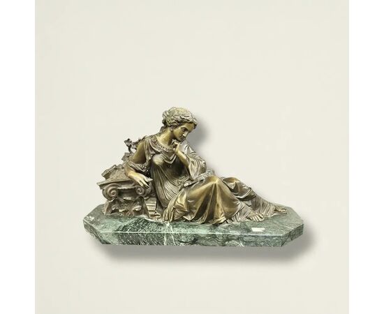 
Scultura in Bronzo su Base in Marmo Verde – Stile Napoleone III
