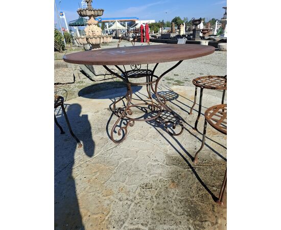 Heavy iron table D 120