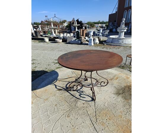 Heavy iron table D 120
