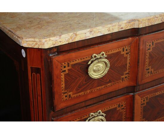 Cassettone Francese Stile Transizione di fine 1700 con Bronzi e Marmo