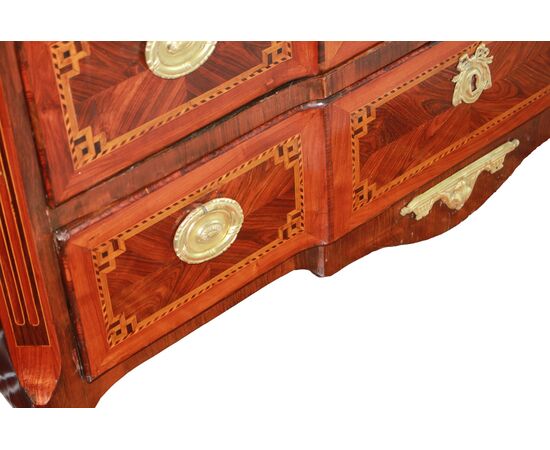 Cassettone Francese Stile Transizione di fine 1700 con Bronzi e Marmo