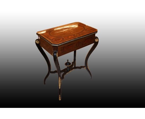 Stupenda toilette francese del 1800 Napoleone III con bronzi e intarsi