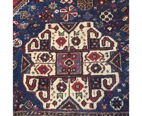 Antique Persian Ashfar carpet 1930. Size 266 x 180. In the colors of red and blue.