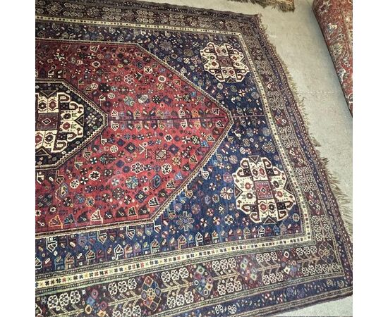 Antique Persian Ashfar carpet 1930. Size 266 x 180. In the colors of red and blue.