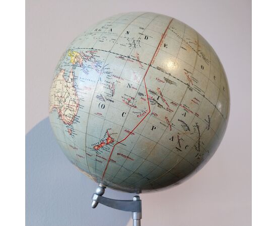 G.B. Paravia globe, circa 1920.