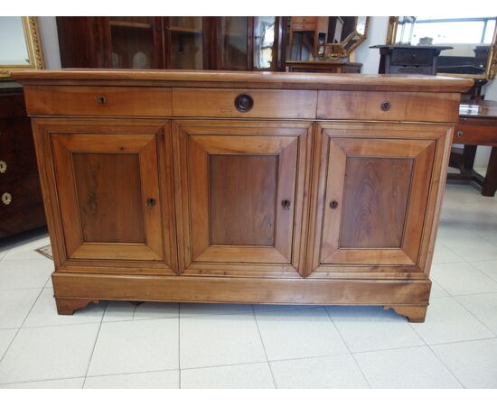 RESTORED CHERRY WOOD THREE-DOOR CUPBOARD, 19TH CENTURY