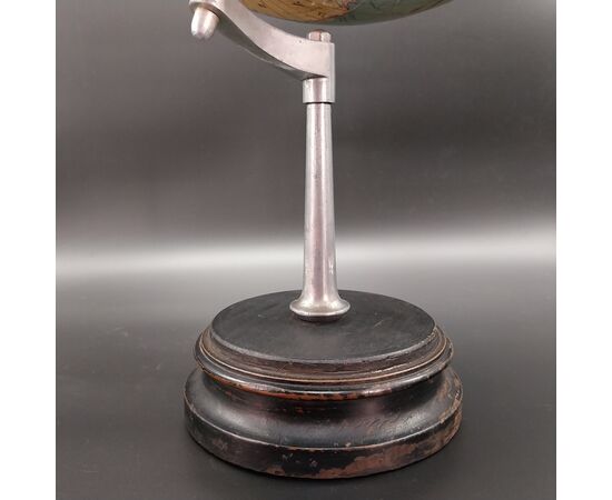 G.B. Paravia globe, circa 1920.