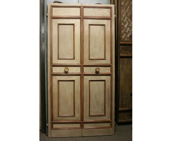 Lacquered door with two doors