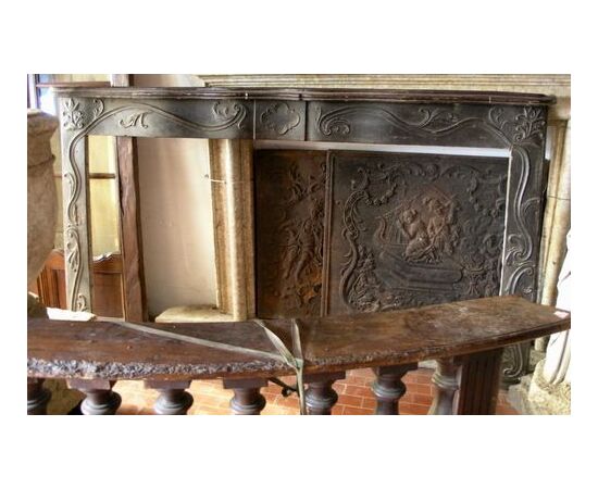 chl068 fireplace in walnut carved with floral motifs period of Louis XIV mis. 225 xh 133 floor 16 cm
