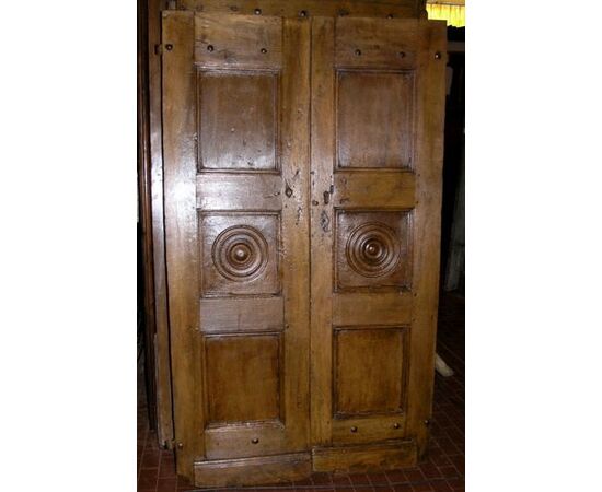 ptcr247 door two doors walnut size. 104 x 180 to be restored