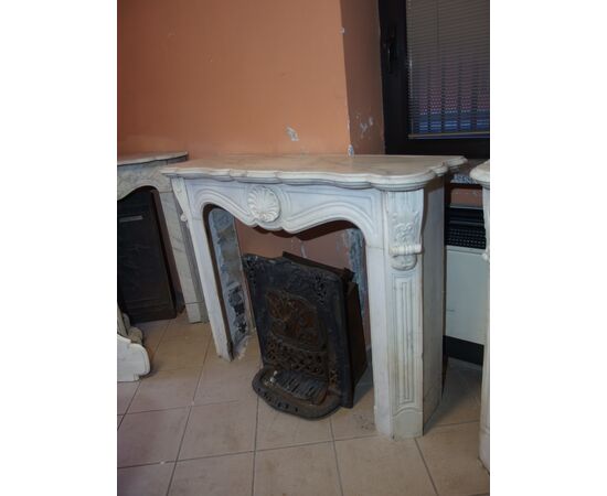 WHITE CARRARA FIREPLACE LOUIS XV L 130 D 37 H 102