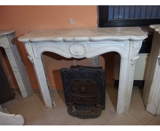 WHITE CARRARA FIREPLACE LOUIS XV L 130 D 37 H 102