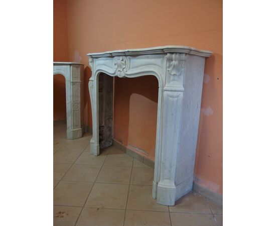 CARVED CARRARA WHITE MARBLE FIREPLACE WITH SHELLS, LOUIS XV STYLE, FRANCE