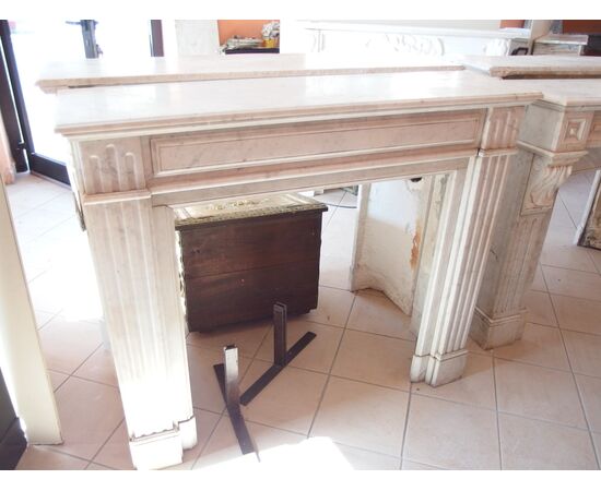 NEO-CLASSICAL FIREPLACE IN CARRARA MARBLE, FRANCE, 19TH CENTURY, L127xP35xH106 cm