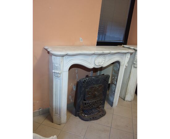 WHITE CARRARA FIREPLACE LOUIS XV L 130 D 37 H 102