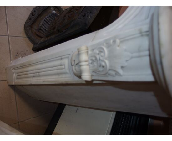 WHITE CARRARA FIREPLACE LOUIS XV L 130 D 37 H 102