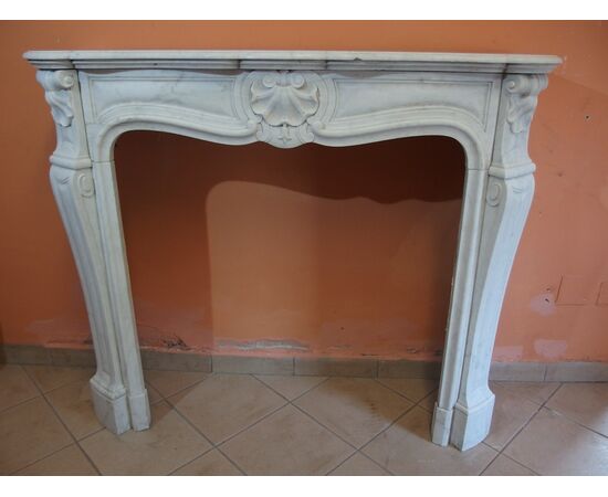CARVED CARRARA WHITE MARBLE FIREPLACE WITH SHELLS, LOUIS XV STYLE, FRANCE