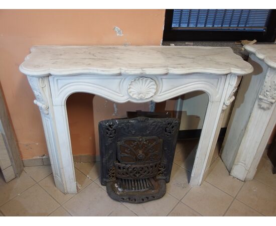 WHITE CARRARA FIREPLACE LOUIS XV L 130 D 37 H 102