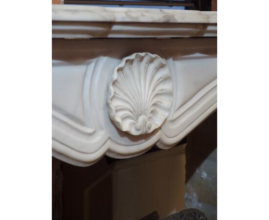 WHITE CARRARA FIREPLACE LOUIS XV L 130 D 37 H 102