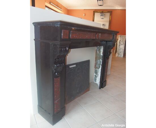 BLACK MARBLE FIREPLACE WITH 19TH CENTURY FRENCH INSERTS cm L134xP40xH107