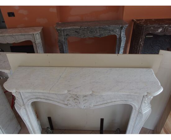 CARRARA WHITE MARBLE FIREPLACE LOUIS XV STYLE 19TH CENTURY FRANCE cm L136xP37xH108