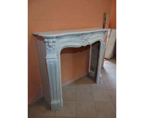 CARVED CARRARA WHITE MARBLE FIREPLACE WITH SHELLS, LOUIS XV STYLE, FRANCE