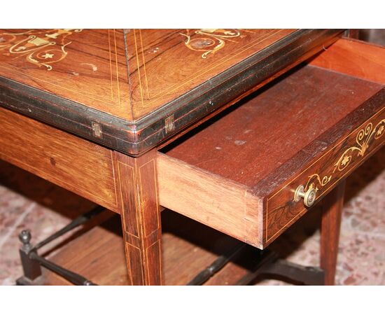 Tavolino da gioco a fazzoletto inglese stile Vittoriano della seconda metà del 1800