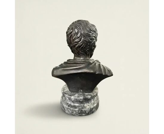
Busto in Bronzo su Base in Marmo Bardiglio