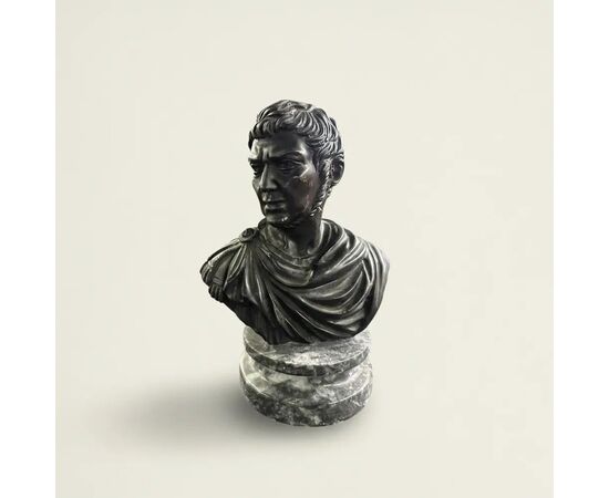 
Busto in Bronzo su Base in Marmo Bardiglio