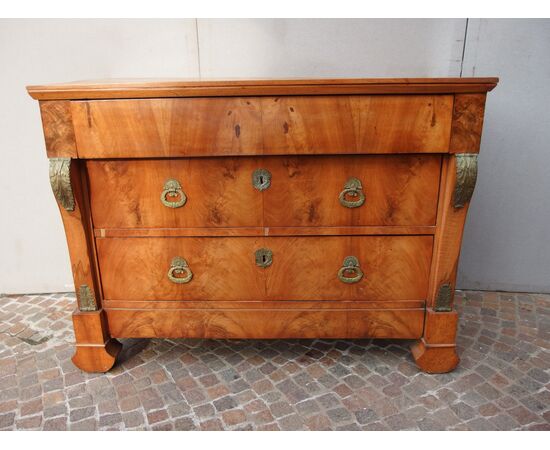Empire style walnut veneered chest of drawers, France, cm L 123x62xH92