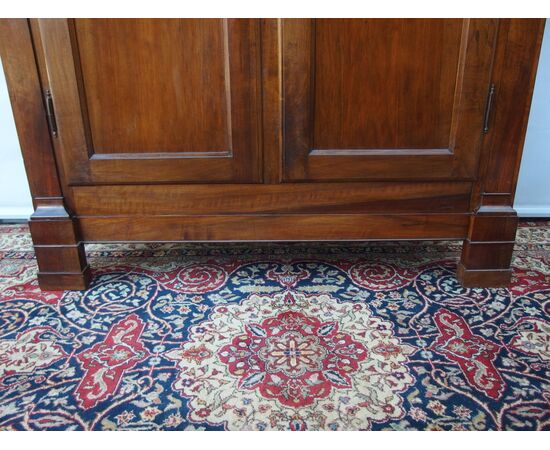 ARMADIO IN NOCE PIEMONTESE A DUE PORTE EPOCA PRIMI 800 RESTAURATO cm L 161xP56xH254