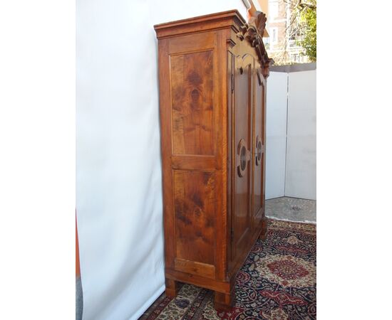 ARMADIO IN NOCE PIEMONTESE A DUE PORTE EPOCA PRIMI 800 RESTAURATO cm L 161xP56xH254